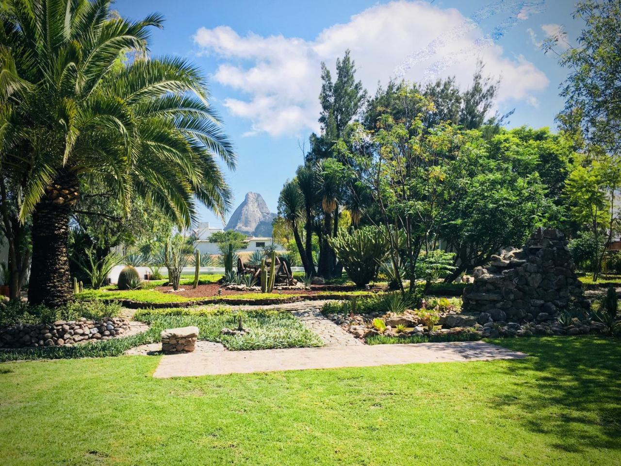 Club Vergel Resort Bernal Exterior foto